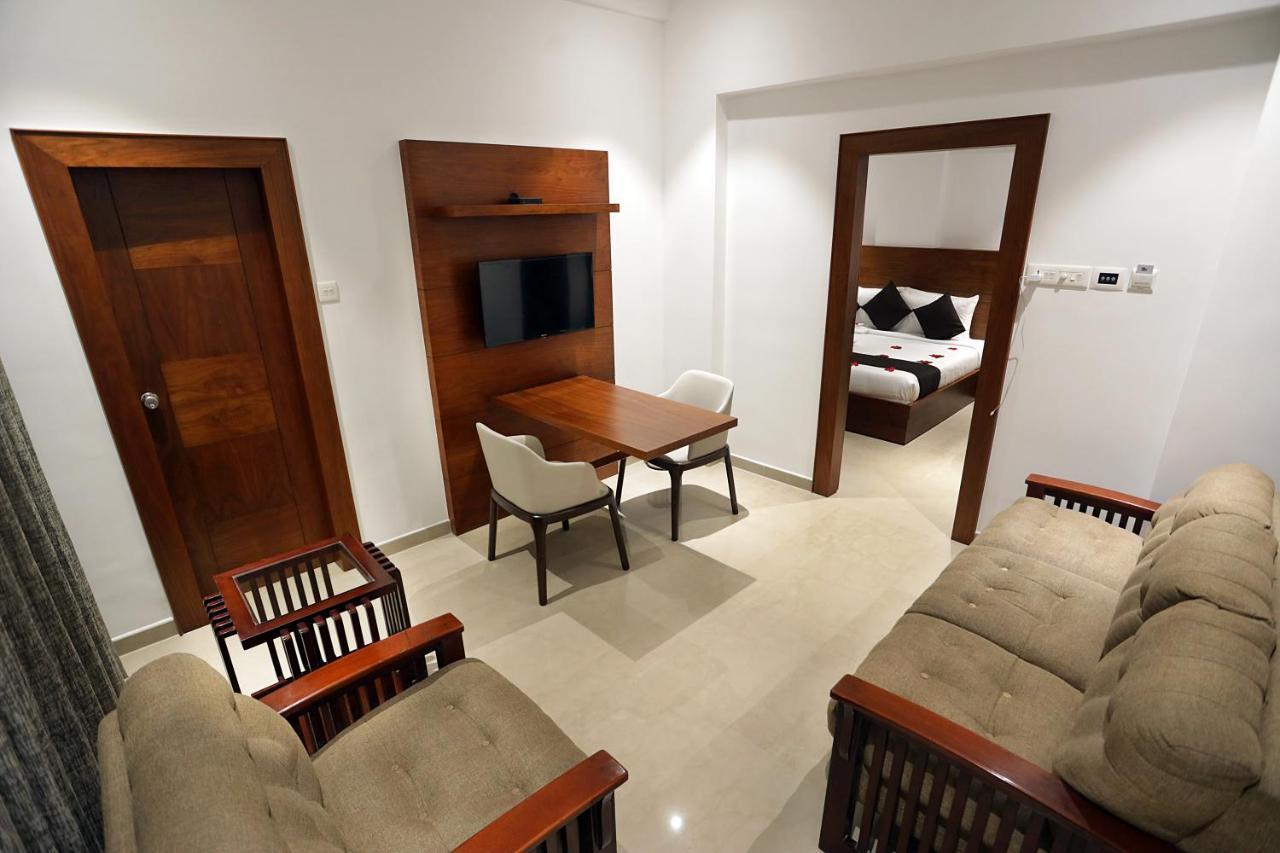 Iswarya Residency Hotel Kottajam Kültér fotó