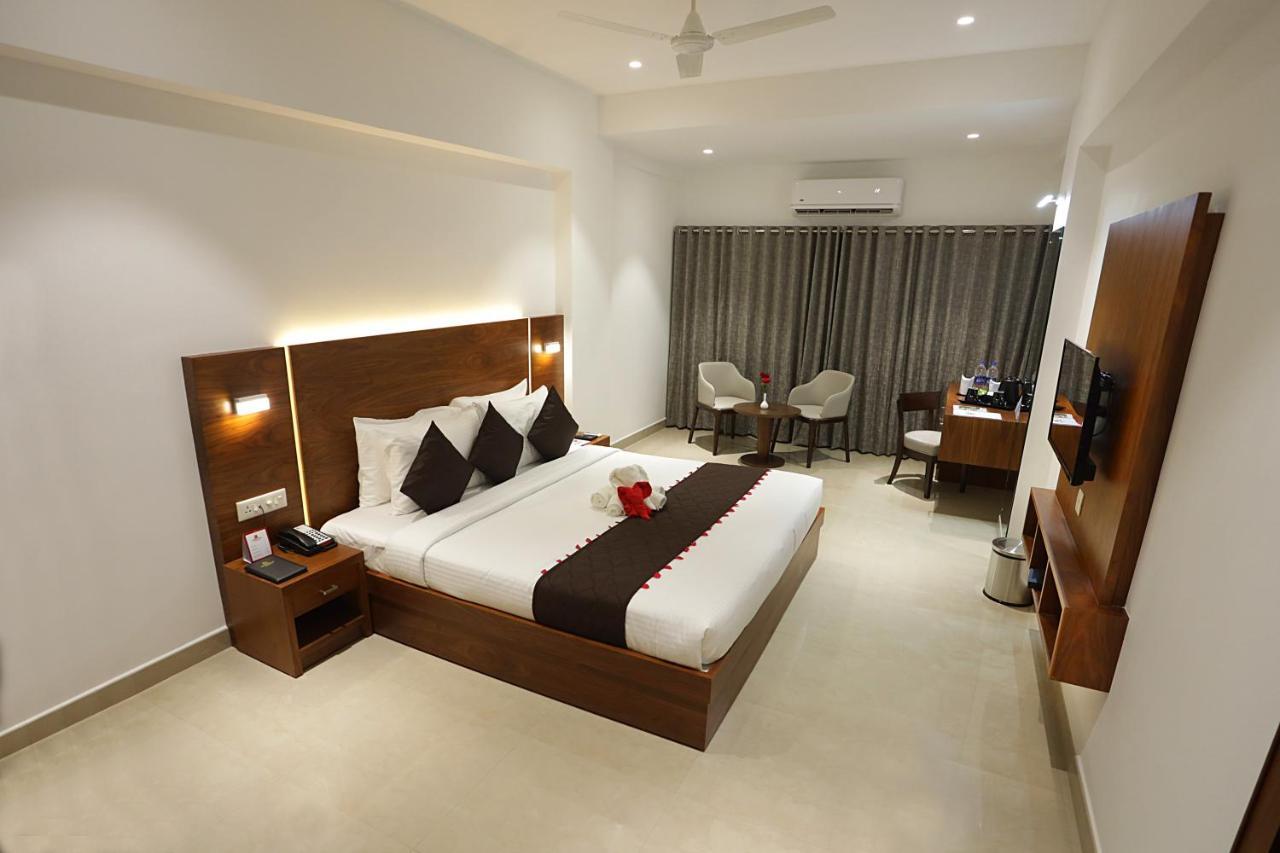 Iswarya Residency Hotel Kottajam Kültér fotó