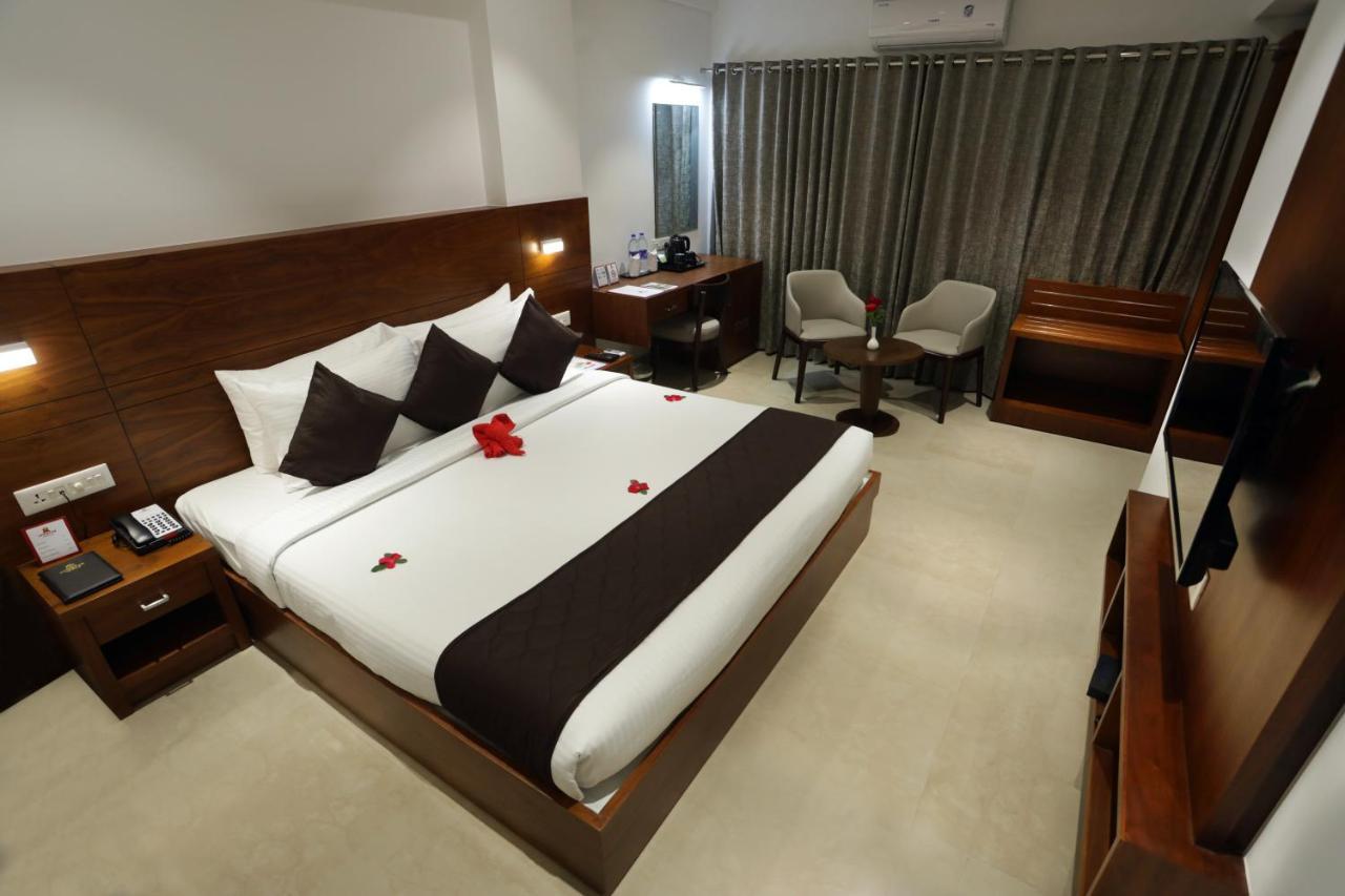 Iswarya Residency Hotel Kottajam Kültér fotó