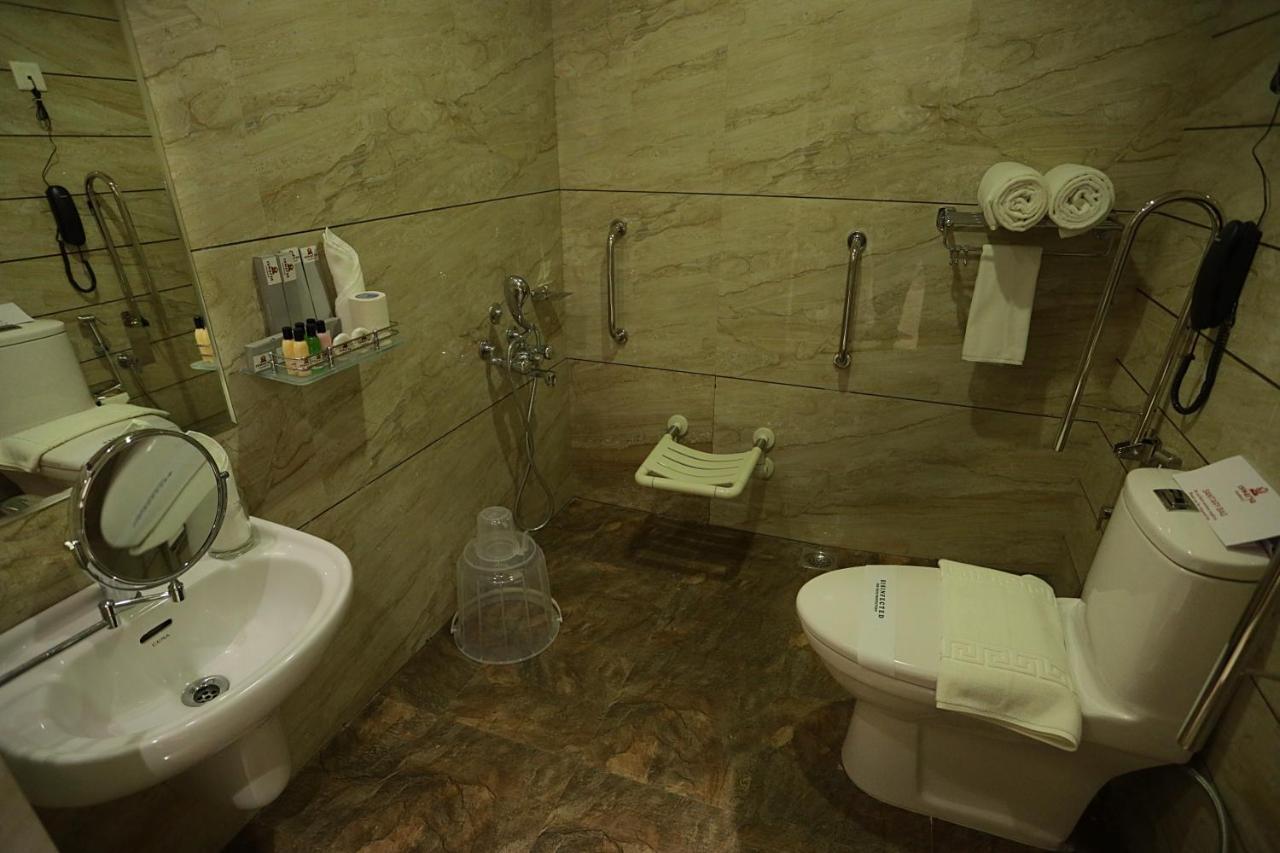 Iswarya Residency Hotel Kottajam Kültér fotó
