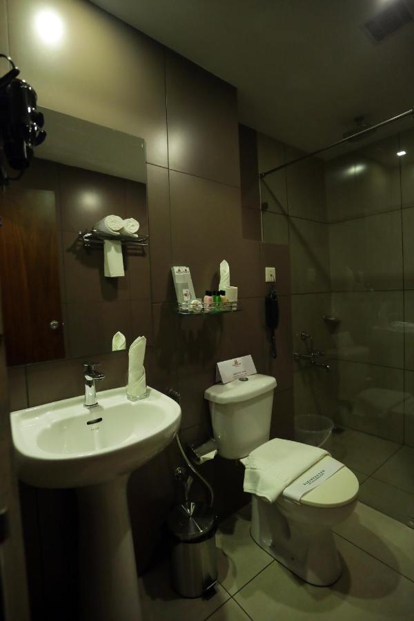 Iswarya Residency Hotel Kottajam Kültér fotó