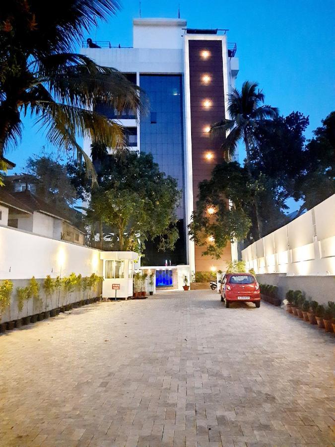 Iswarya Residency Hotel Kottajam Kültér fotó