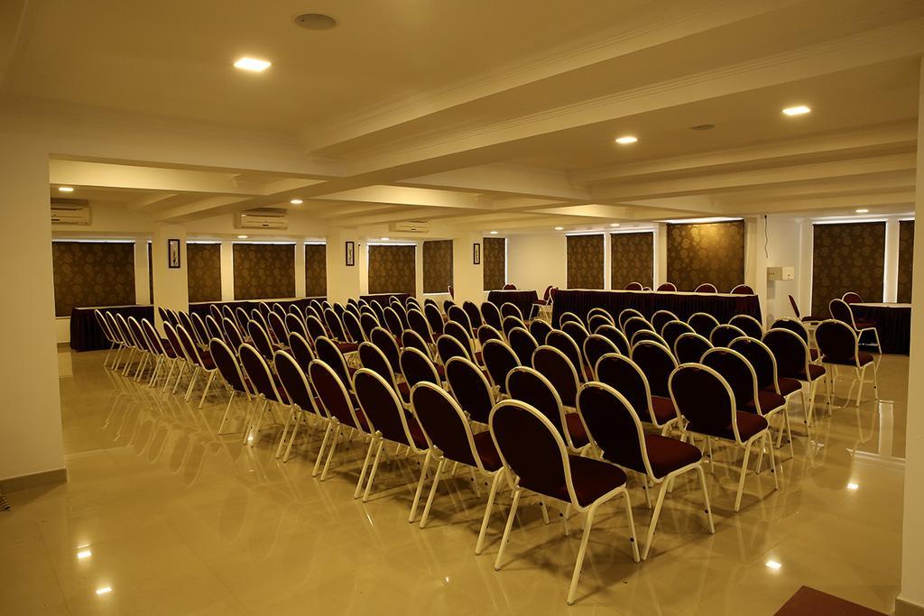 Iswarya Residency Hotel Kottajam Kültér fotó